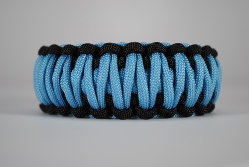 Bracelet De Survie 550 Paracord King Cobra - Noir/Rouge/Camo - Fabriqué Aux USA