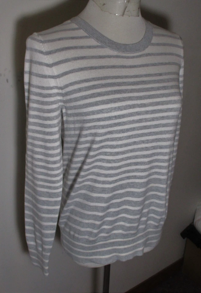 BANANA REPUBLIC Gray White Sweater Top Women's Size S - Image 3 of 4