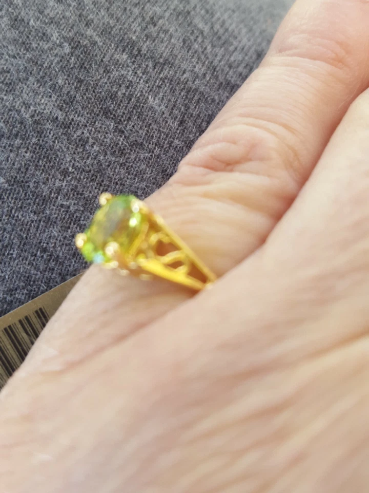 Peridot Labcreated Oval Cut Ring 10kt Solid Yellow Gold  - Image 2 of 4