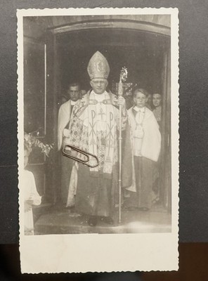 Foto Portrait Bischof Abt Pfarrer Mögglingen Eisleben Krone Tracht Kirche Bild