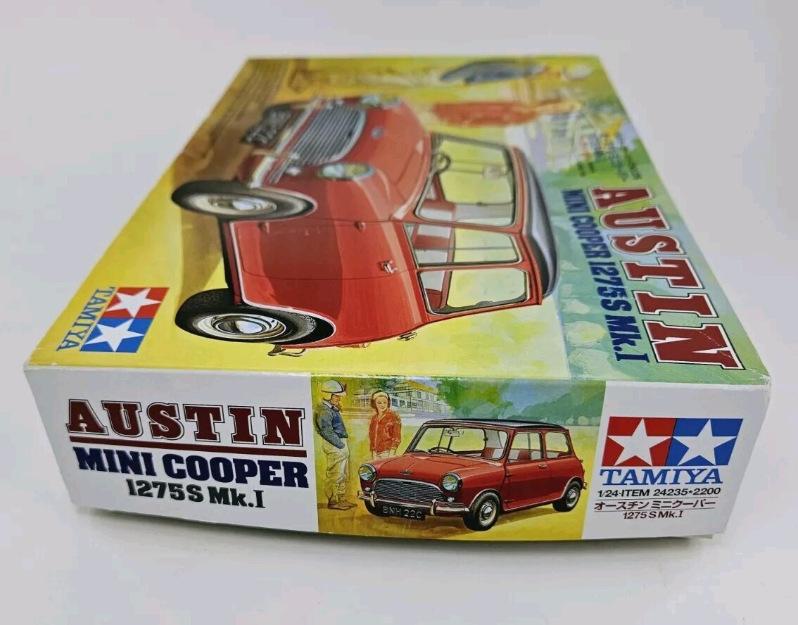 Tamiya 1:24 Scale Austin Mini Cooper 1275S Mk.1 Model Kit