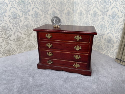 Dollhouse 1:12 scale Mahogany 4 drawer Chest - Picture 2 of 7