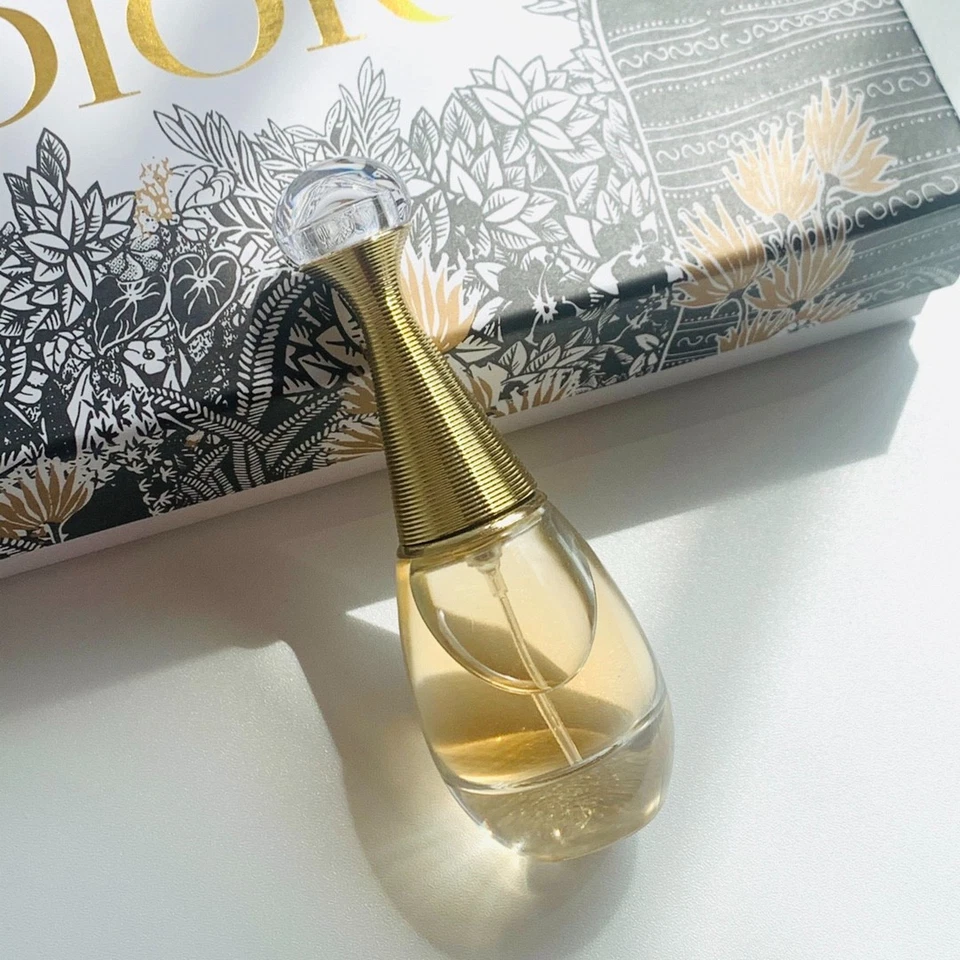 Miss Dior Perfume Gift Set 30ml – Perfect for Gifting - Image 3 of 4