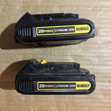Genuine OEM Dewalt DCB201 20V MAX Lithium Ion 1.5Ah Battery Pack of 2 works