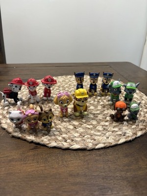 Lot Of 15 Paw Patrol Figurines