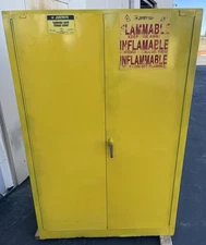 Justrite 45 Gallon Liquid Safety Storage Flammable Cabinet 25452, 43"x18"x65"