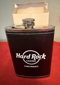 HARD ROCK CASINO CINCINNATI FLASK black leather bound metal cafe 5"x4" 8 oz.