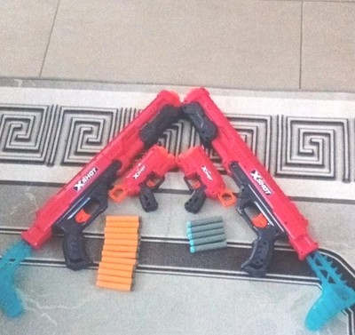 2 big guns 2 pistols And 17 Bullets Also It's Very Got At Shooting
