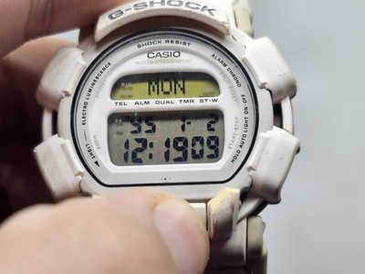 Vintage 1997 Casio G-SHOCK DW-003C-7T White Watch Tomi-E Graffiti