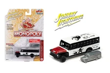 Johnny Lightning 1:64  Monopoly Chevrolet School Bus W/Token JLSP092-4E