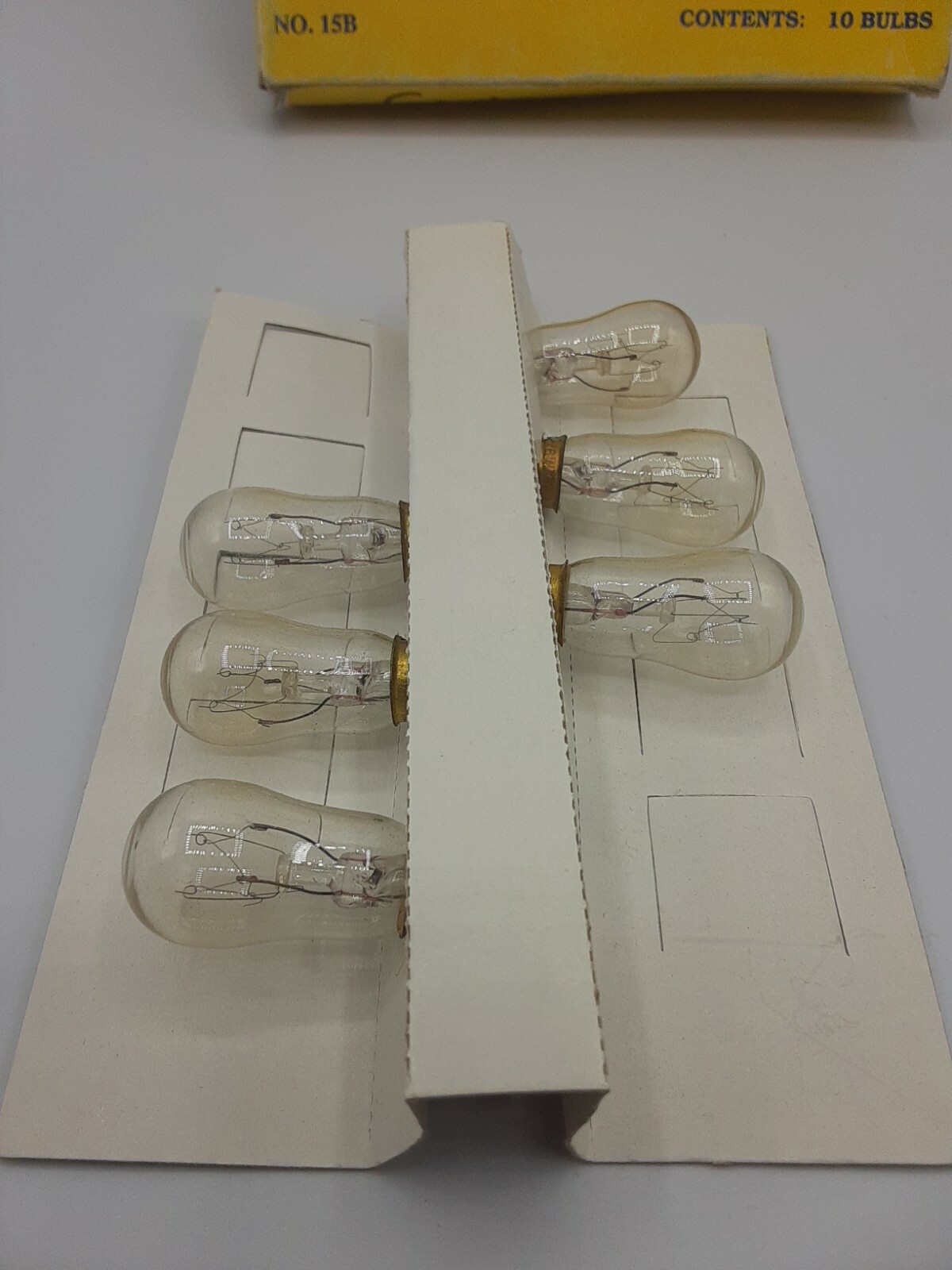 Lot of 6 genuine DAMAR 15B 6W 130V bulbs 