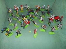 BRITAINS LOT DE CHEVALIER  GENERATION ELASTOLIN PETIT SOLDAT STARLUX  1970