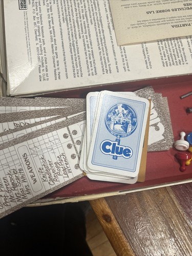Vintage 1986 CLUE The Classic Detective Board Game Parker Brothers Pieces - Picture 2 of 9