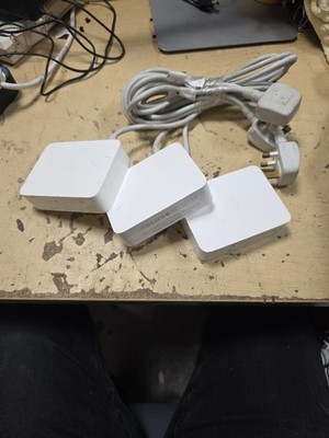 3 x Apple A1096 Original Original Cinema Display 65W Netzteile mit Kabeln.