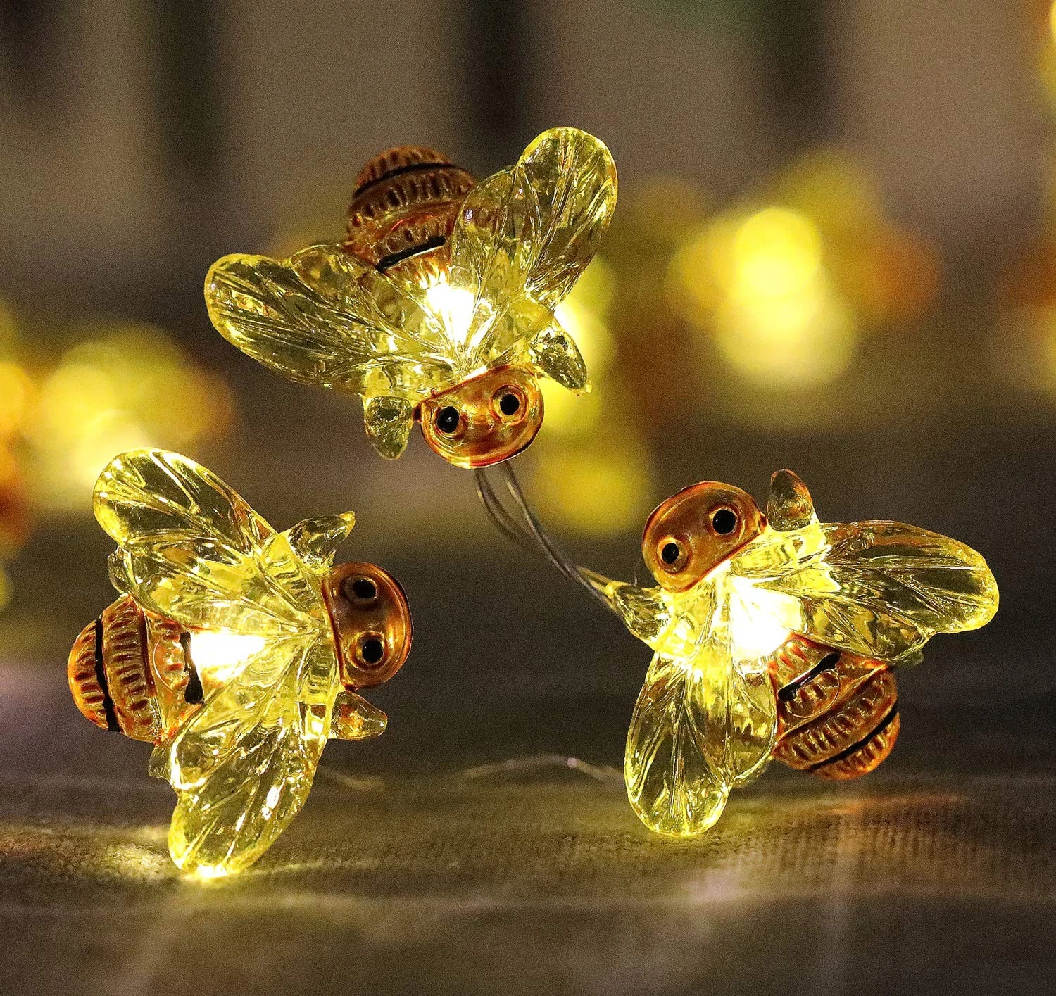 Honeybee Decorative String Lights, 18.7 Ft 40 USB Plug-in Copper Wire Bee Fai...