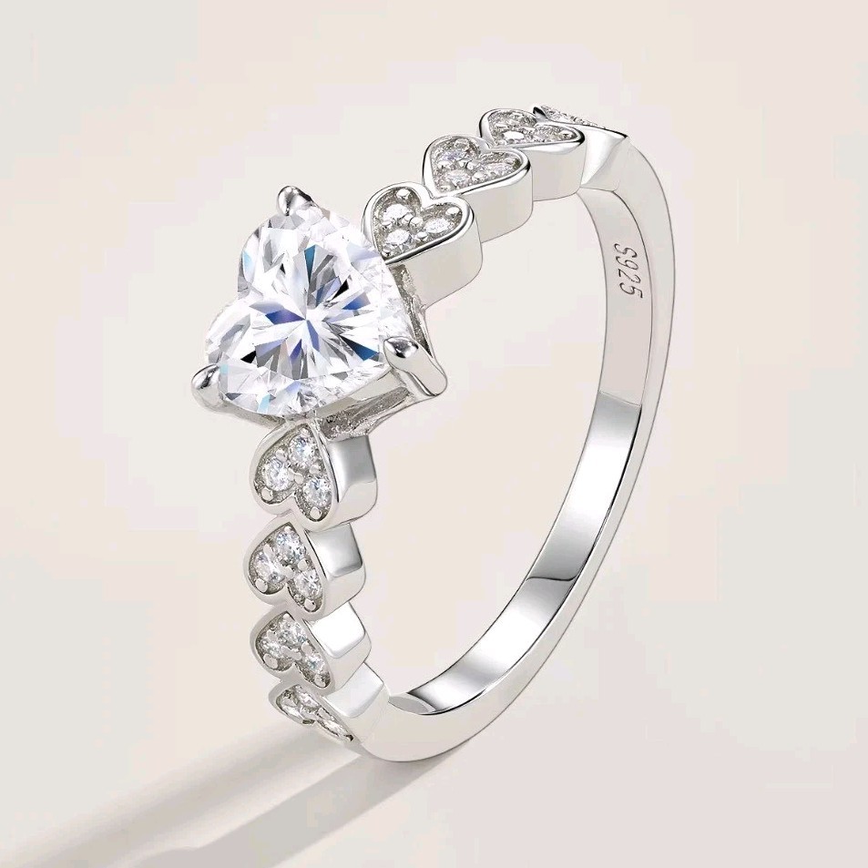 925 Sterling Silver Heart-Cut White Moissanite stones Prong Ring Size 7