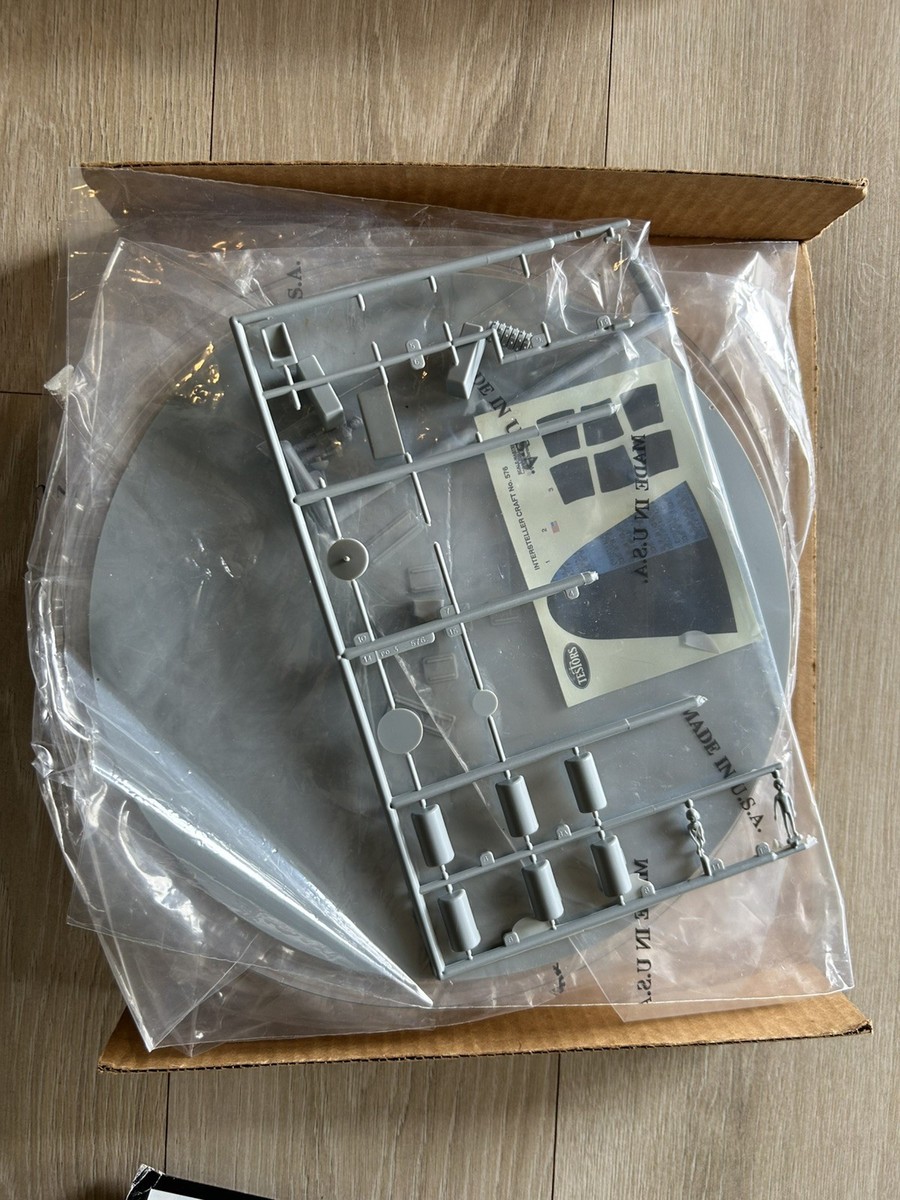 TESTORS Area S4 UFO Revealed 1:48 Scale Model Kit 576 - Original