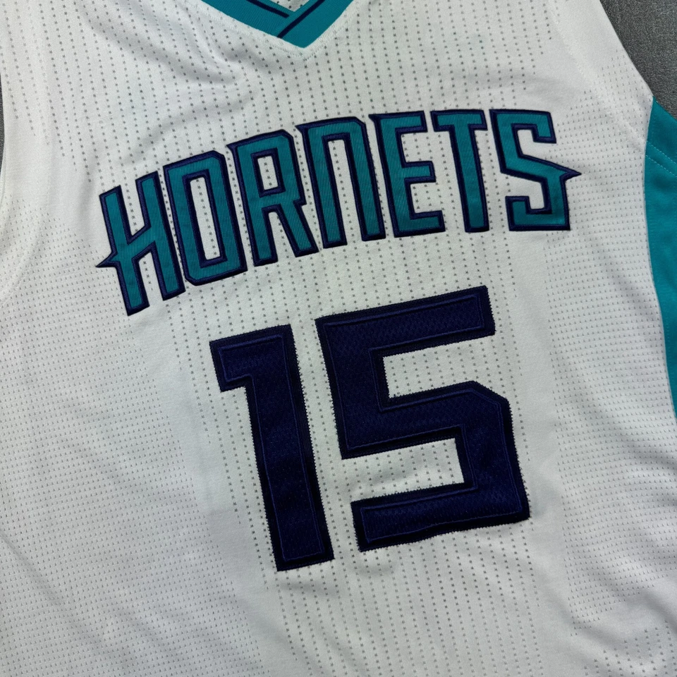 Camiseta deportiva 100 % auténtica Kemba Walker Adidas firmada Hornets talla L corte profesional malla # Foto 3 de 4