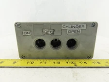 Siemens 3SB1803-4 10A 660V 3 Port Bush Button Station Cast Aluminum Enclosure