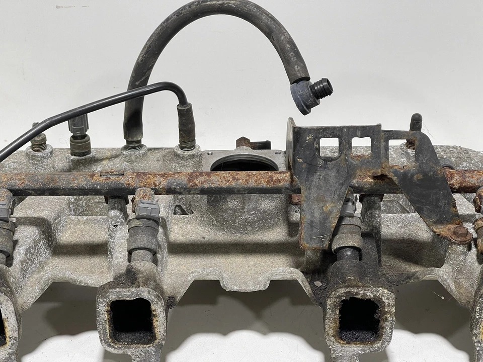 Jeep Wrangler TJ 1997-1998 4,0 colector de admisión OEM 6 cilindros inyector de riel de combustible Foto 4 de 4