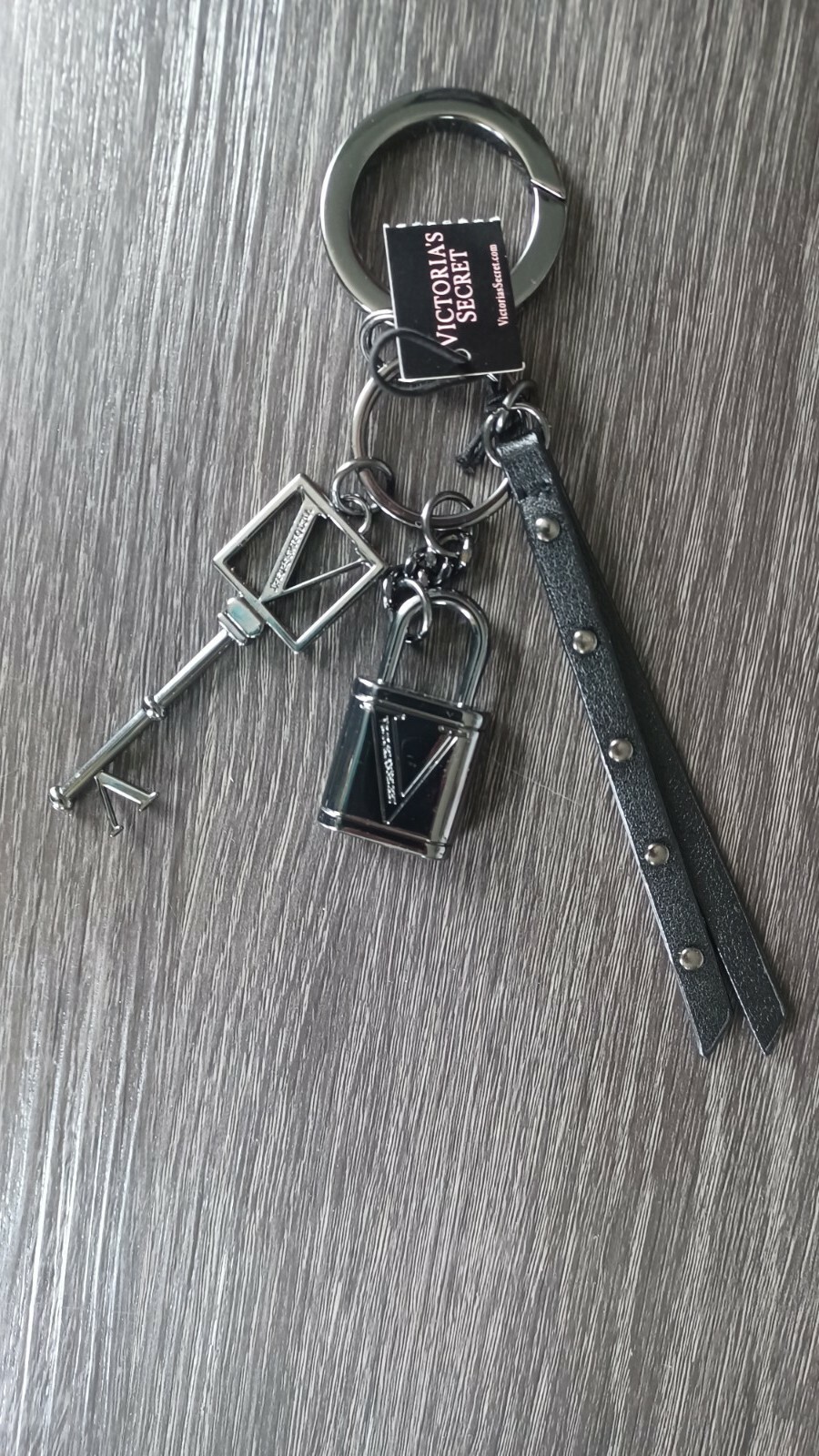 VS logo lock & key keychain brand new | eBay