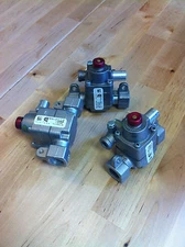 ROBERTSHAW VALVE, SAFETY 7/16TUBE TS11J Vulcan Hart 348852-1 same day shipping