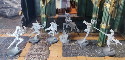 Warhammer 40k Harlequins Troupe x6 Plastic Built Primed Free Shipping