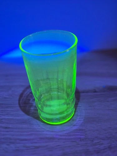 Vintage Set of 2 Green Uranium Depression 3 3/4” Juice Glasses 1930's