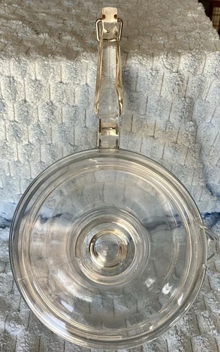 Pyrex Glass Flame Ware 1 1/2 Quart Pan 6213-B Double Locking Lid- Lid Has Chips