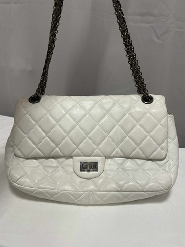 CHANEL PRE-OWNED 2.55 Reissue 277 shoulder bag White 