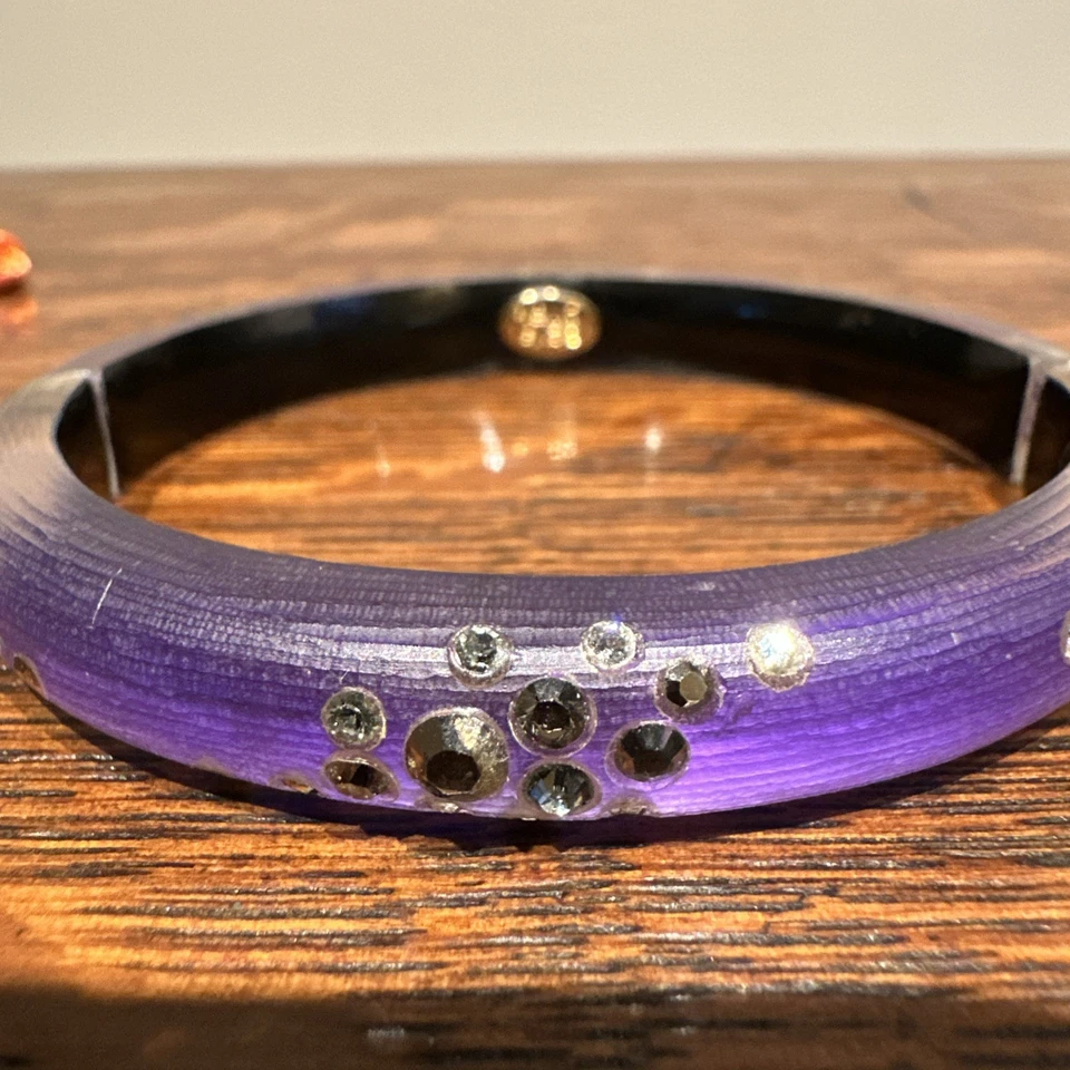 Brazalete Brazalete Alexis Bittar Púrpura Lucita Cristal Tachonado Bisagras Foto 2 de 4