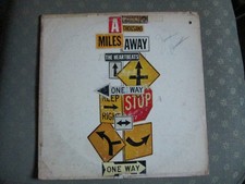 The Heartbeats - A Thousand Miles Away - Roulette R- 25107 LP