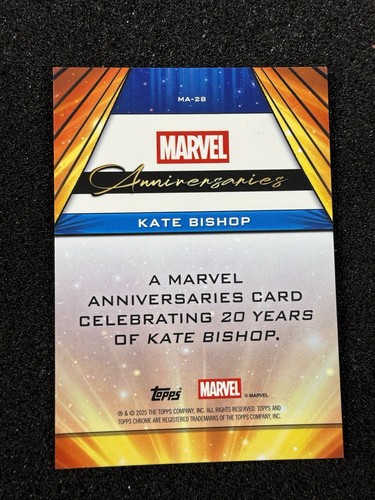 2025 Topps Chrome Marvel Kate Bishop refractor aniversario #MA-28 (DW) - Imagen 7 de 11