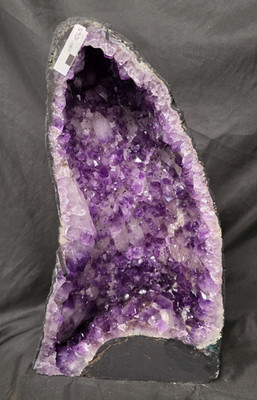 Amethyst Kristall Geode 1065 Premium Queen Grade 10,98 kg H41 x B23 x T14 cm