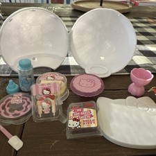 NEW MGA Miniverse Make It Mini Food Hello Kitty Series 1 Tiered Cake