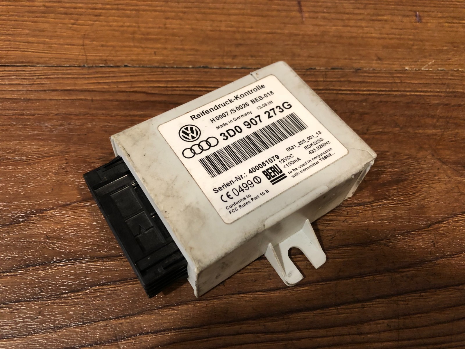 2004-2006 VW PHAETON TPMS TIRE PRESSURE MONITOR SENSOR CONTROL MODULE UNIT OEM