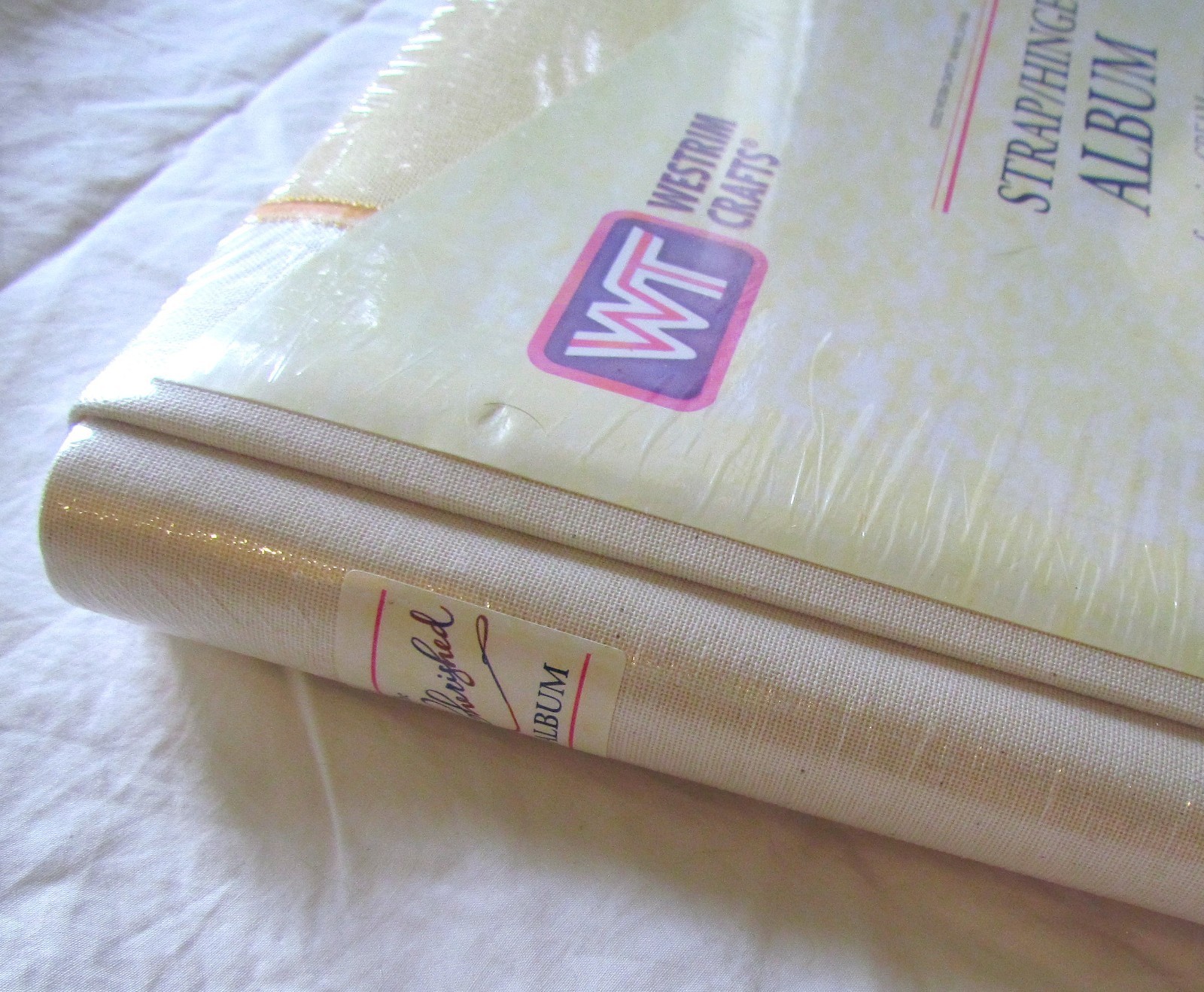 Westrim Crafts Strap/Hinge Scrapbook Album 12"x12" Cloth Butter Cream #29081
