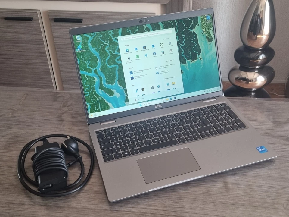 Dell Latitude 5530 · i5-1235U · 16GB · 256GB, photo 1 sur 5