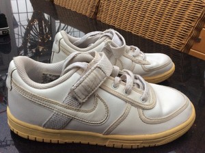 nike ladies white leather trainers