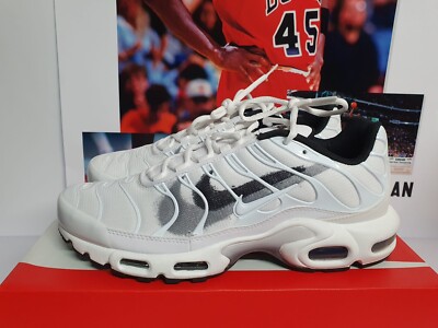 Nike Air Max Plus TN Spray Paint Swoosh Herren UK 9 EUR 44 (FD0658 100)