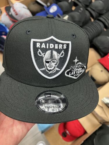 New Era Las Vegas Raiders 9Fifty SnapBack Hat Cap Black Welcome To Las Vegas - Afbeelding 1 van 2