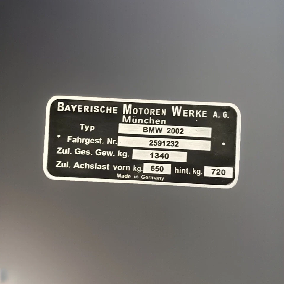 Placa BMW 2002TI 1340 kg placa ID S64 2002 TI tag Foto 2 de 2