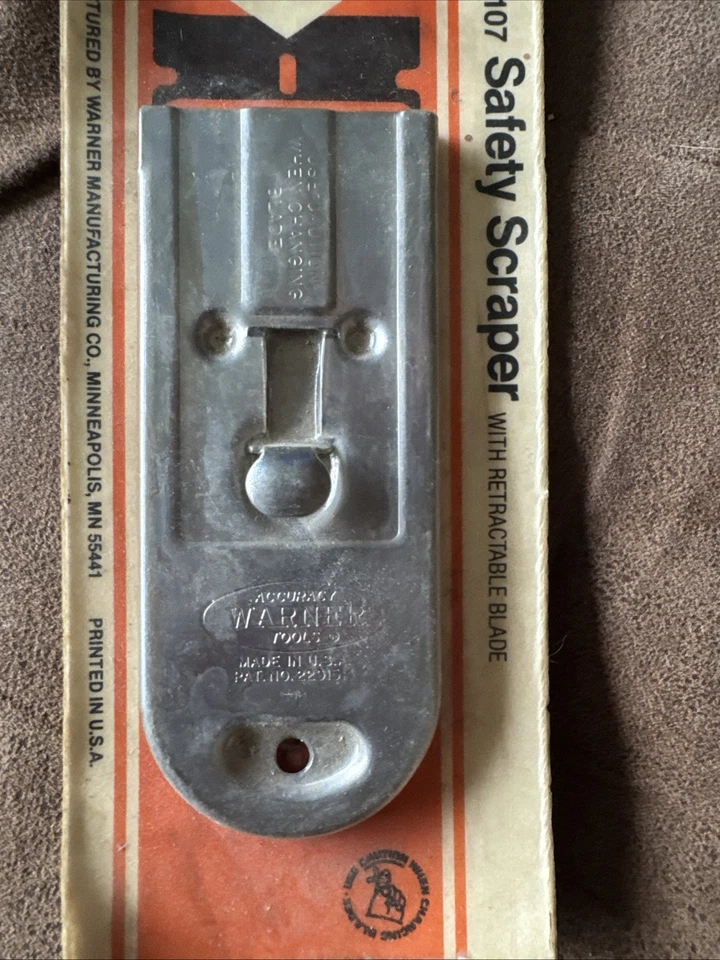 Raspador de seguridad de hoja de afeitar Warner de colección retráctil No. 107 Foto 3 de 4