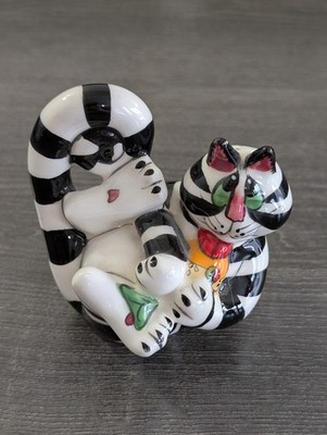 Rare Blue Sky Black White Cats Novelty Salt Or Pepper Shaker One Of Two Ceramic
