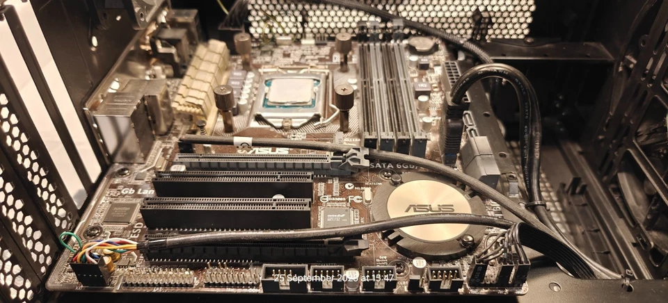 Thermaltake Core V21 Intel PC with Intel i5 4690K - Image 2 of 4