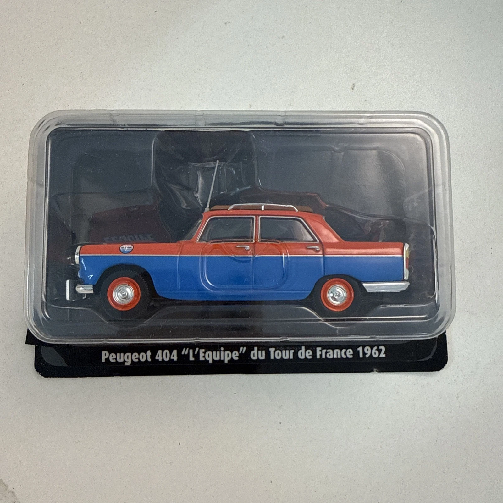 Voiture Miniature Peugeot 404 « L’équipe » Tour De France 1962 Échelle 1/43