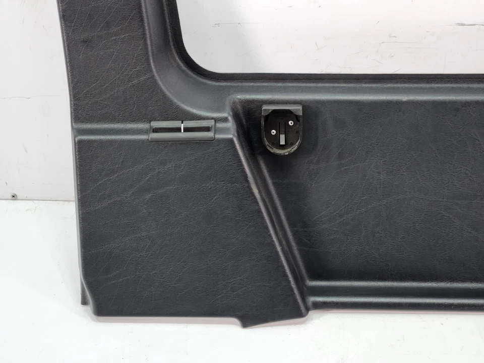✅ 06-18 OEM Mercedes W463 G550 G63 AMG Cuarto de pasajero derecho Panel maletero moldura Foto 3 de 4