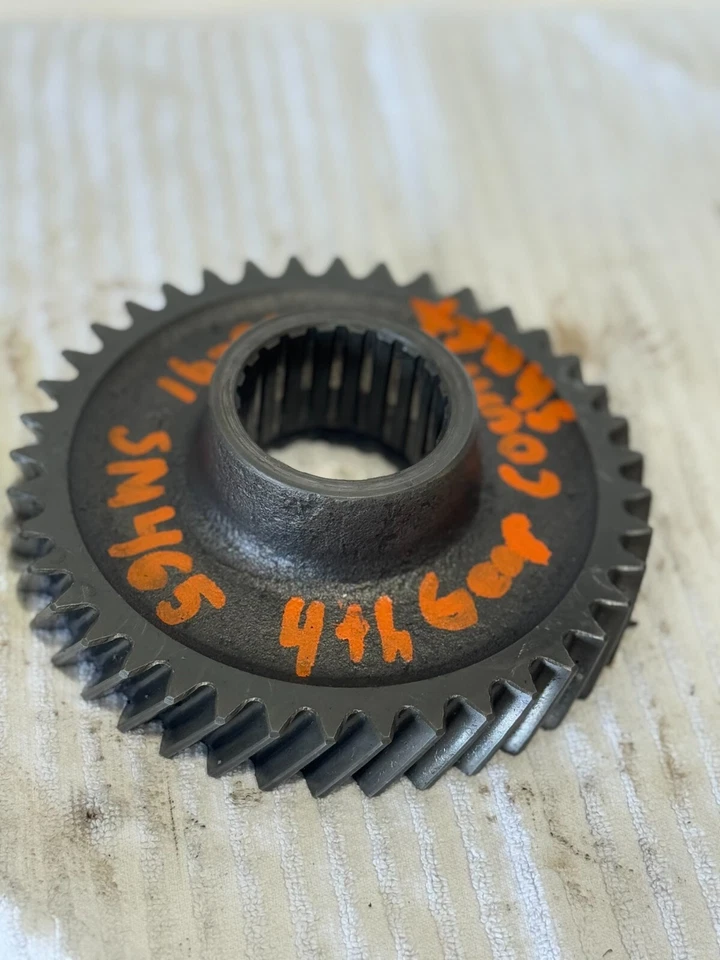 1988-1991 CHEVY SM465 COUNTER SHAFT 4TH GEAR USED OEM - Image 2 of 4