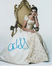 Anne Hathaway signed The Princess Diaries 8x10 photo