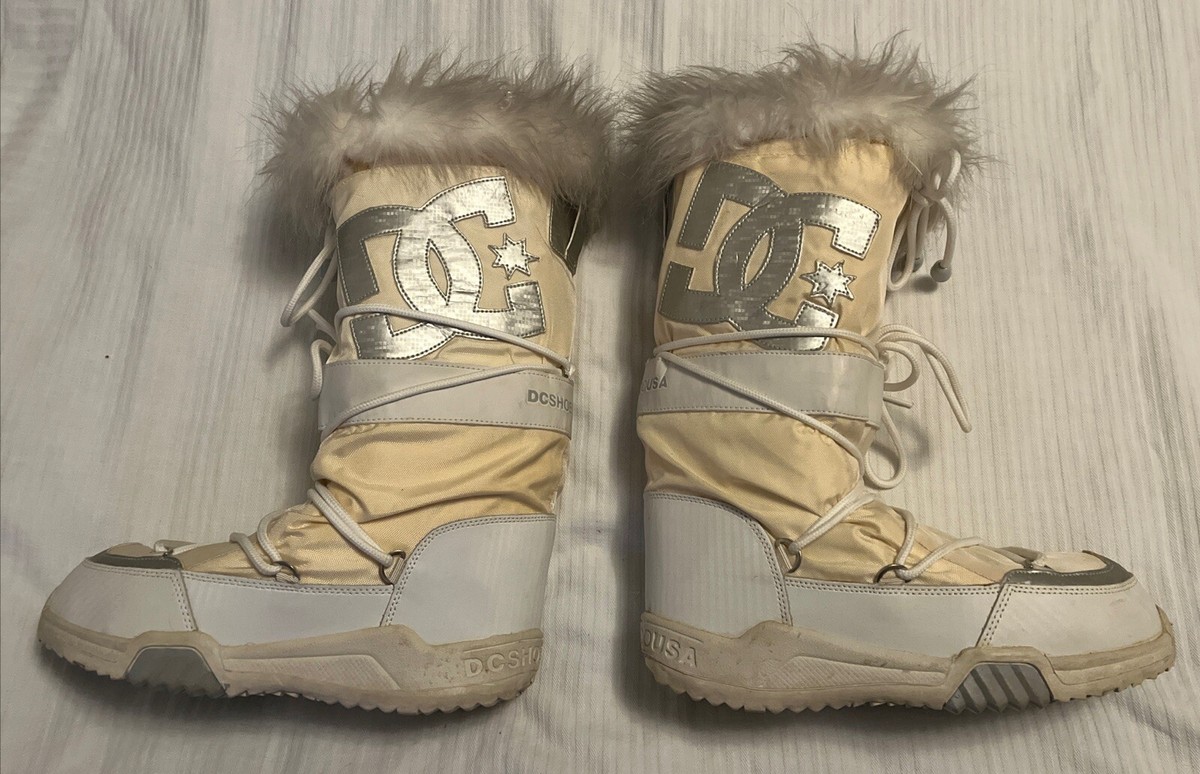 DC CHALET SE 301818 White womens Size Medium 7L/8L BOOTS